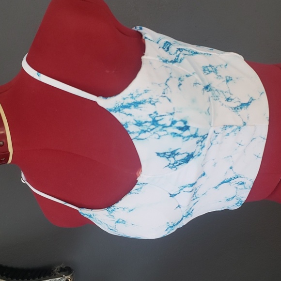 Multi functional Half Top - Picture 4 of 7